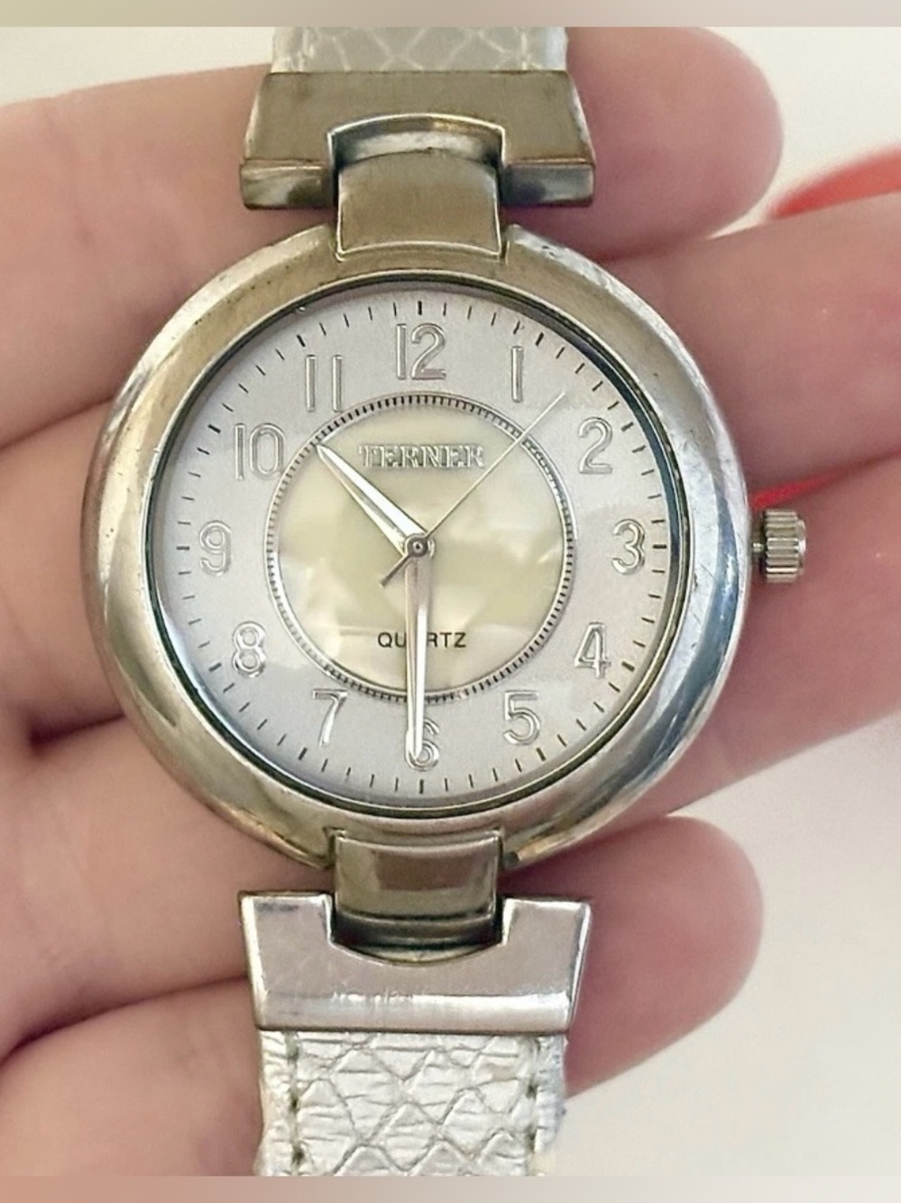 Vintage Bijoux Terner Mother of Pearl Elegant Silver-Tone Ladies Watch WORKING!!